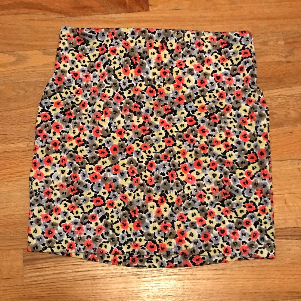 BCBG Floral Mini Skirt!